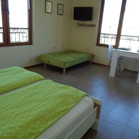 Nereya Palace Studio Mona Apartment Pomorie Exterior photo
